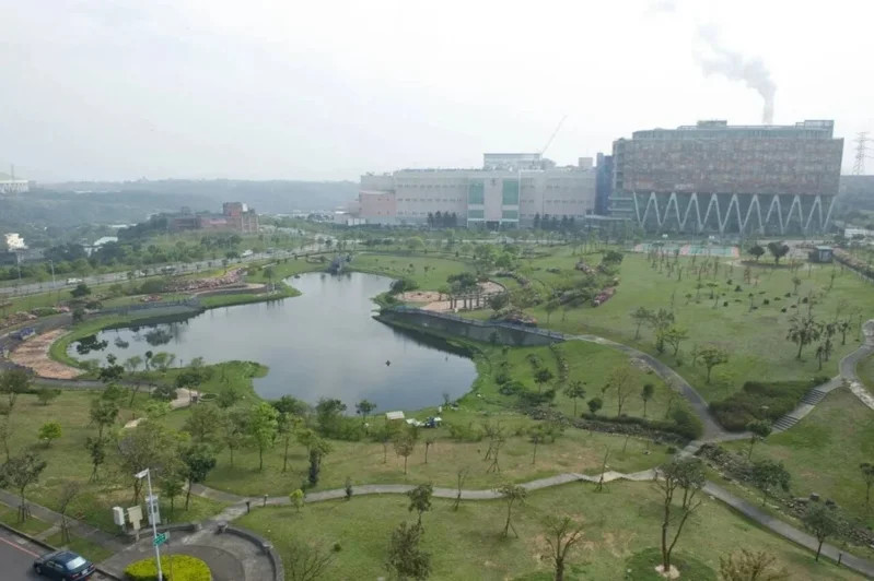 桃園市未登記工廠合法化作業持續推進，市府經發局今表示，將開發大園智慧科技園區、新屋頭洲科技園區、平鎮東龍科技園區及大溪科技園區，輔導範圍可涵蓋約8成以上未登記工廠。圖／桃園市經發局提供